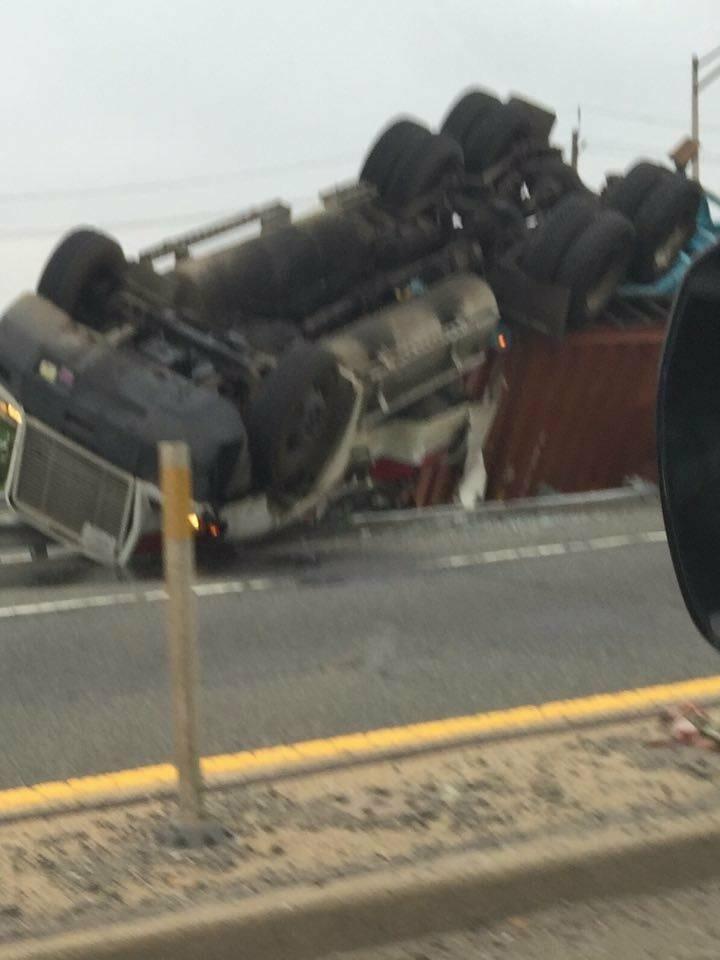 Traffic Alert Newark Tractor Trailer Overturns On Turnpike Snarling Traffic 4767