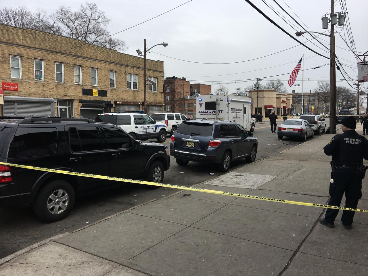 BREAKING NEWARK NJ Shooting Kills Man in Newark