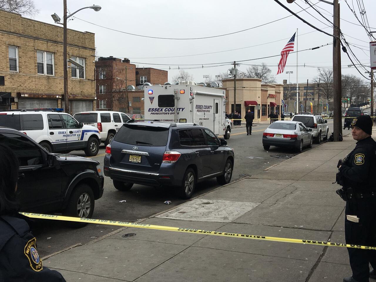 BREAKING NEWARK NJ: Shooting Kills Man In Newark | Rlsmedia.com