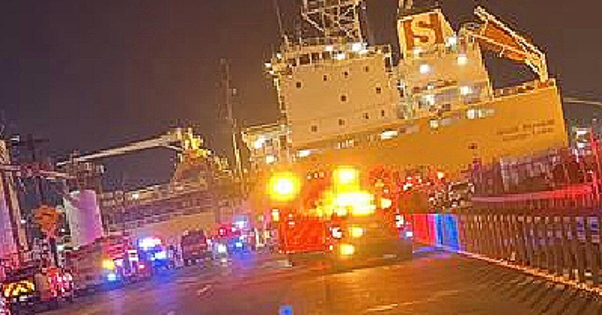 BREAKING: Firefighters Killed Battling Blaze Onboard Large Ship At Port ...